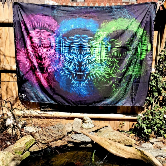 NEWTriple Tiger Tapestry Wall Hanging Decor - Picture 6 of 8